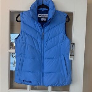 NWT Columbia Women’s Down light Blue/ Dark Blue Vest. Size Small